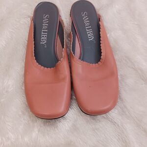 Sam and Libby pink Shandi muels size 10